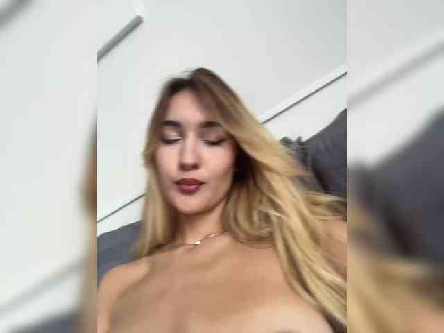 -Lana-Chester- webcam