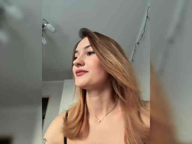 -Lana-Chester- webcam