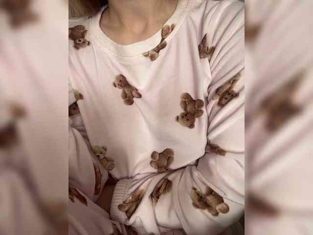 -Lana-Chester- webcam