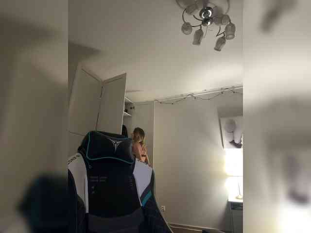 -Lana-Chester- webcam