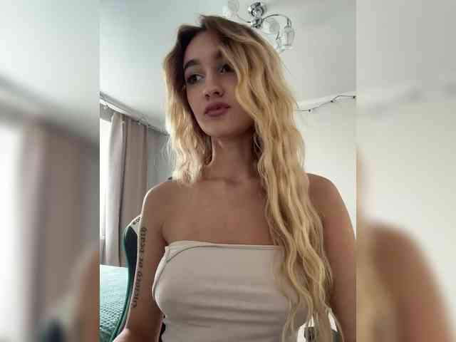 -Lana-Chester- webcam