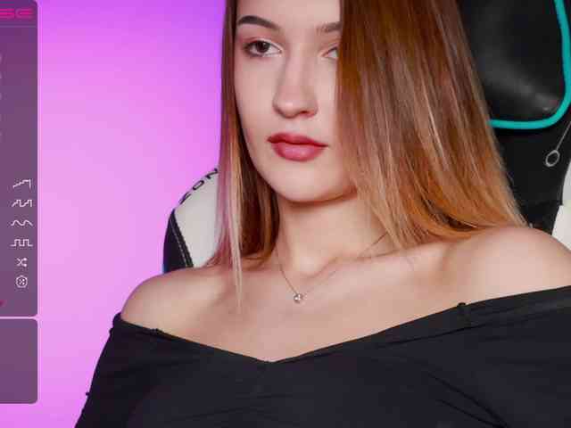 -Lana-Chester- webcam