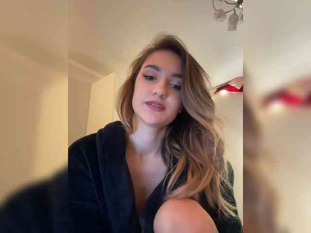 -Lana-Chester- webcam