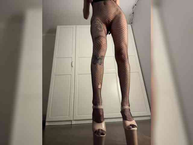 -Lana-Chester- webcam