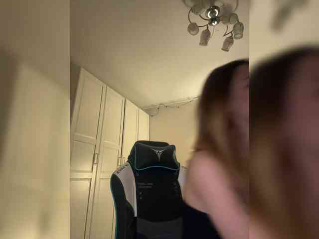 -Lana-Chester- webcam