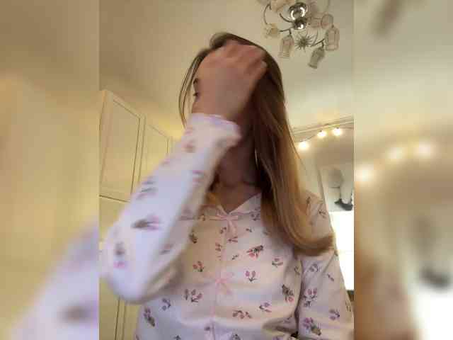 -Lana-Chester- webcam