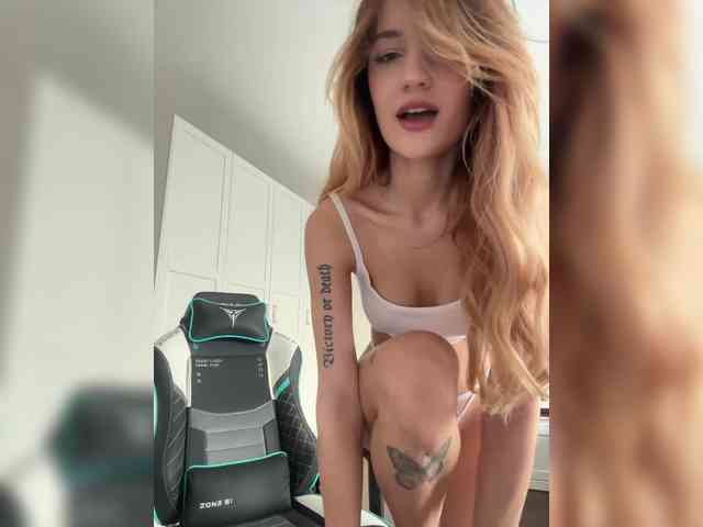 -Lana-Chester- webcam