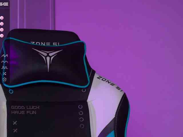 -Lana-Chester- webcam