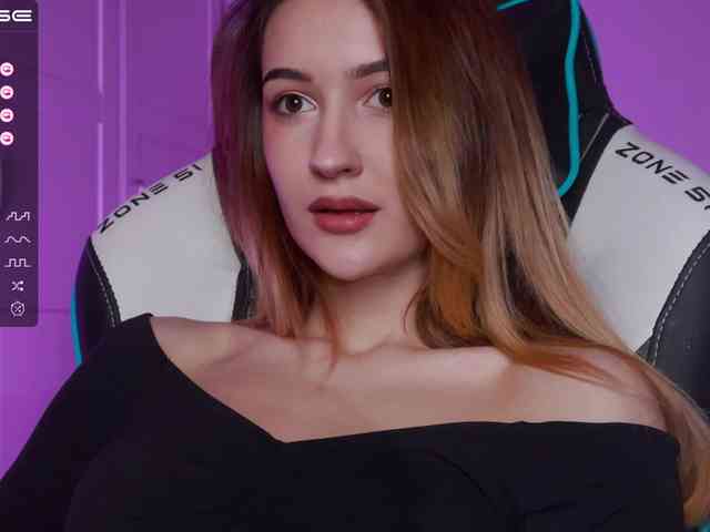 -Lana-Chester- webcam