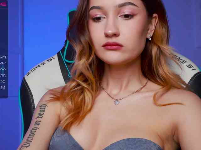 -Lana-Chester- webcam