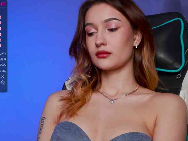 -Lana-Chester- webcam