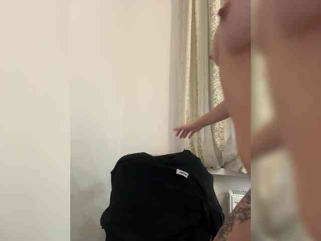 -Lana-Chester- webcam