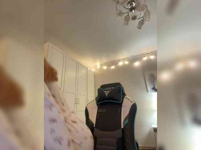 -Lana-Chester- webcam