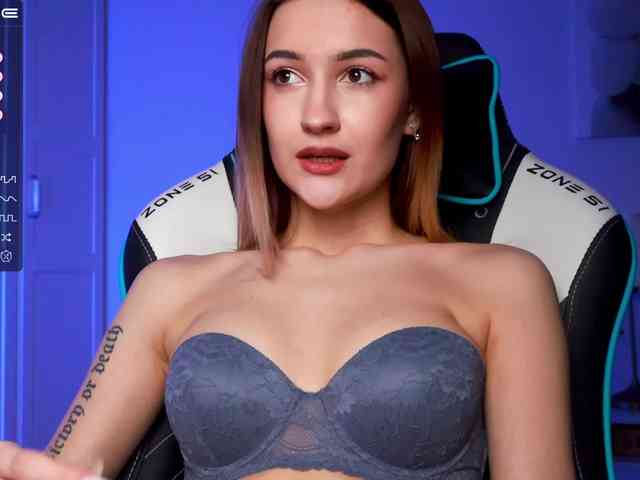 -Lana-Chester- webcam