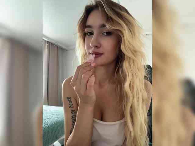 free nude webcam -Lana-Chester-
