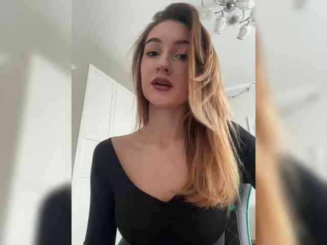 -Lana-Chester- webcam