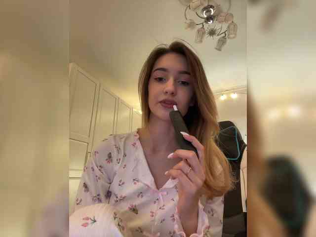 -Lana-Chester- webcam