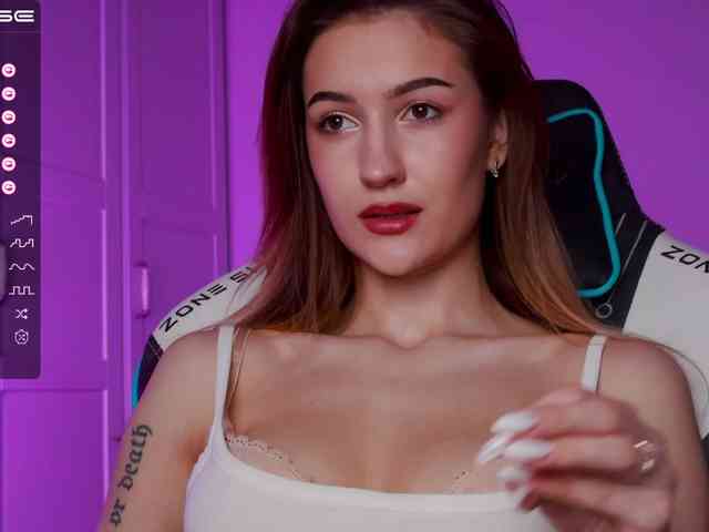 -Lana-Chester- webcam