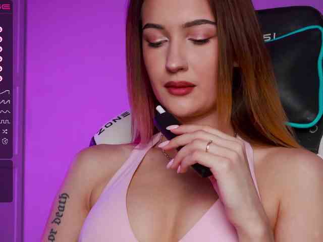 -Lana-Chester- webcam