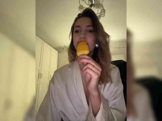 -Lana-Chester- webcam