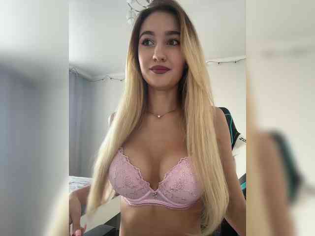 -Lana-Chester- webcam