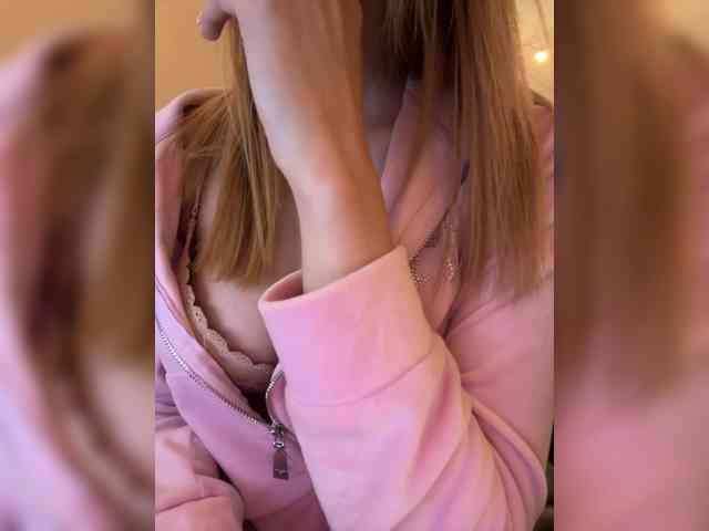 -Lana-Chester- webcam