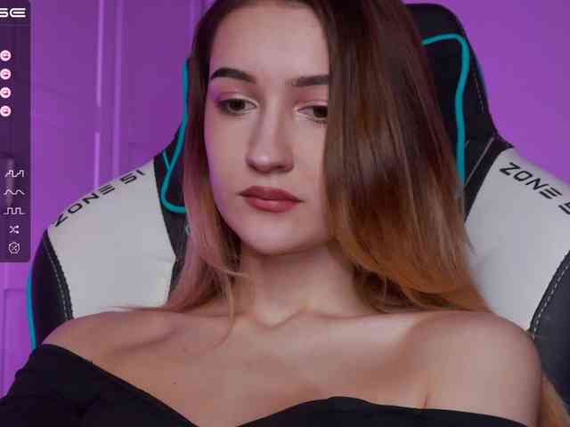 -Lana-Chester- webcam