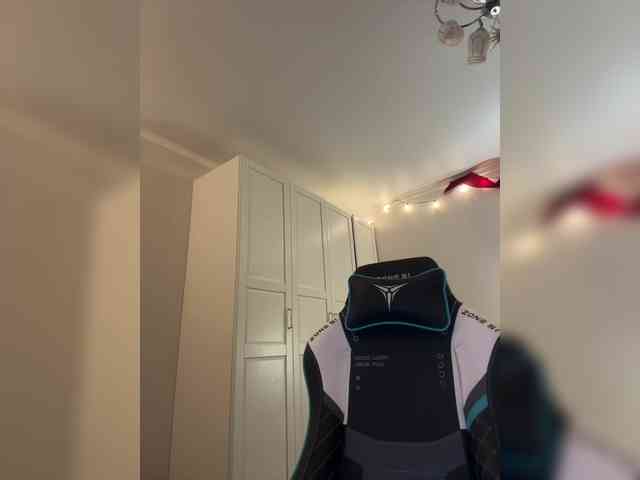 -Lana-Chester- webcam