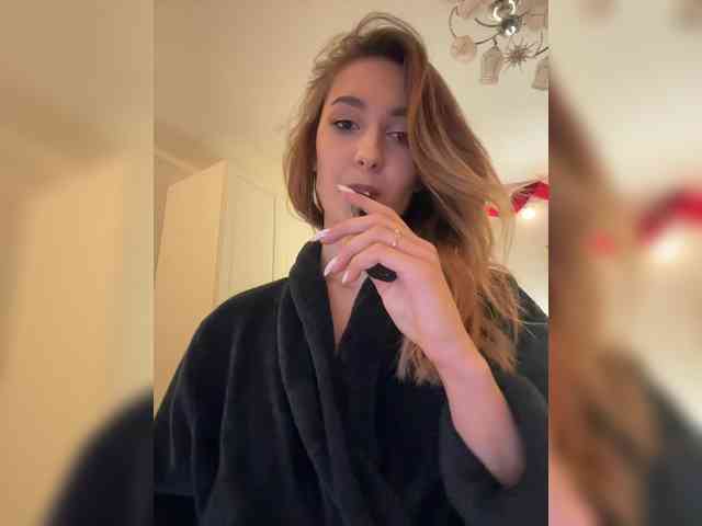 -Lana-Chester- webcam