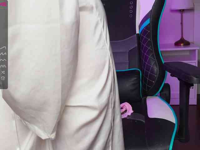 -Lana-Chester- webcam