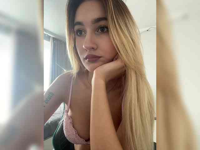 -Lana-Chester- webcam