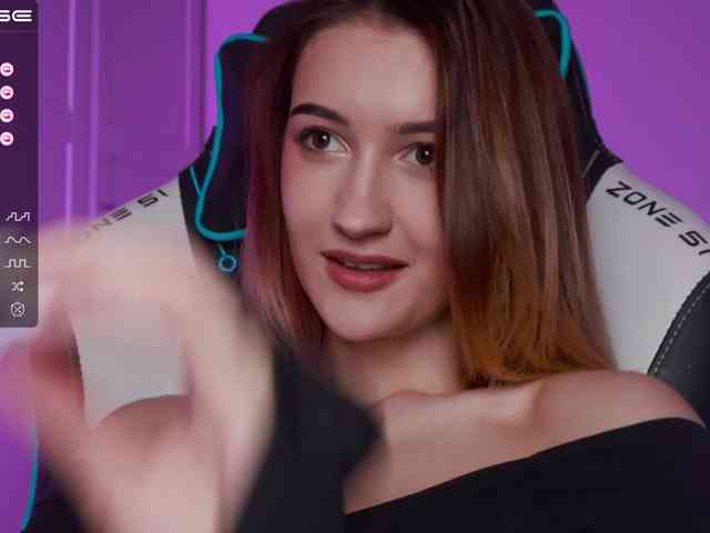 -Lana-Chester- webcam