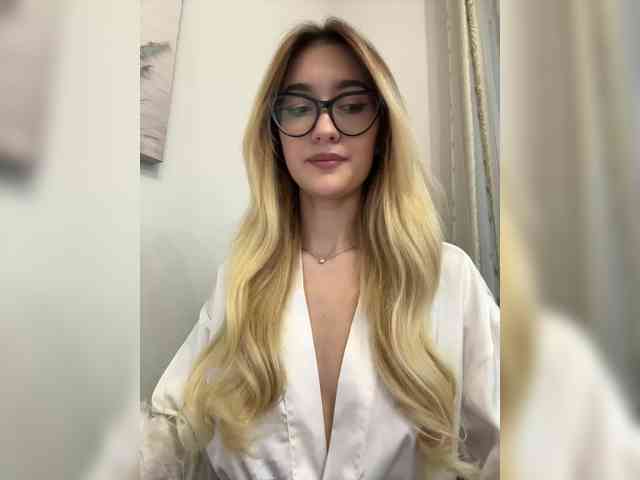 -Lana-Chester- webcam