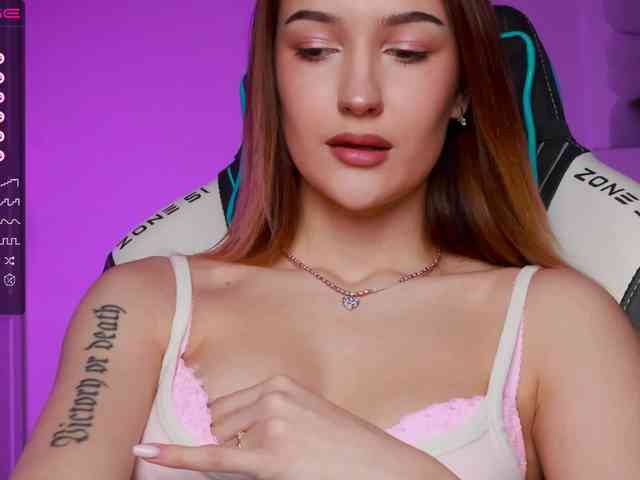 -Lana-Chester- webcam