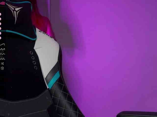 -Lana-Chester- webcam