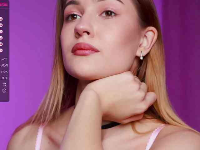 -Lana-Chester- webcam