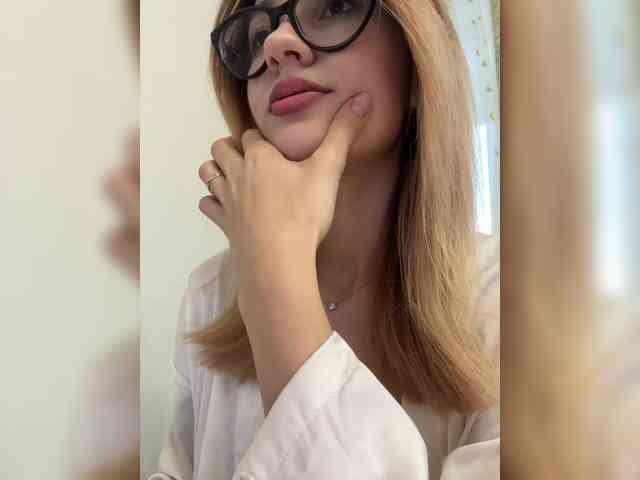 -Lana-Chester- webcam