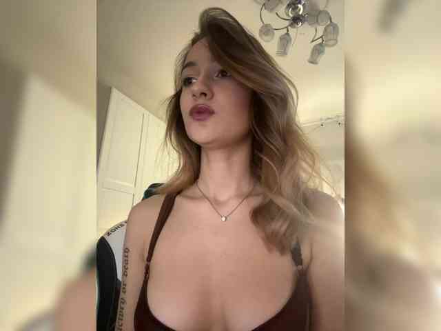 -Lana-Chester- Live Webcam on BongaCams