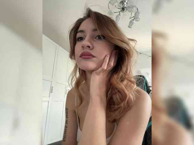 -Lana-Chester- webcam