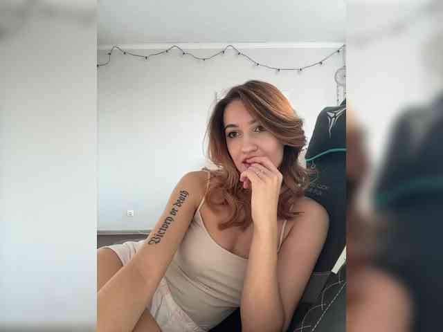 -Lana-Chester- webcam