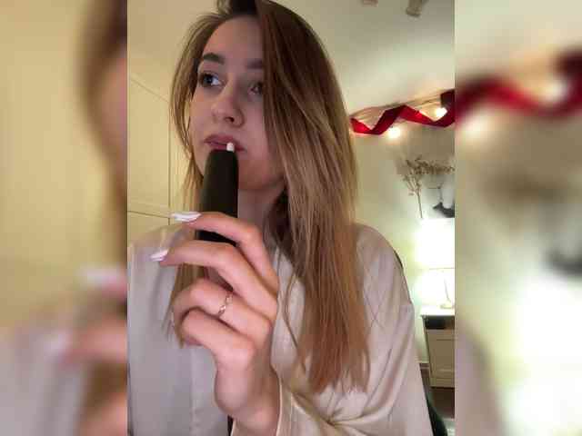 -Lana-Chester- webcam