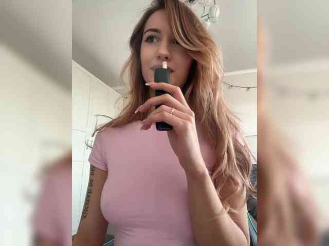 -Lana-Chester- webcam