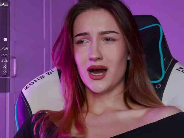 -Lana-Chester- webcam