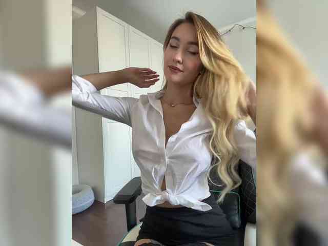 -Lana-Chester- webcam