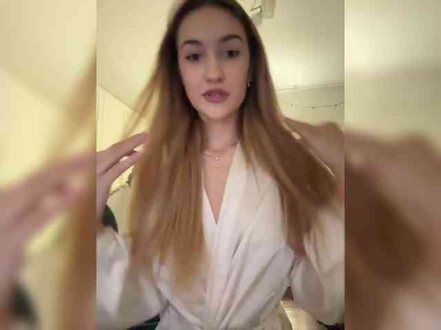 -Lana-Chester- webcam