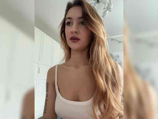 -Lana-Chester- webcam