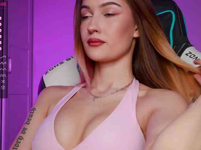 -Lana-Chester- webcam