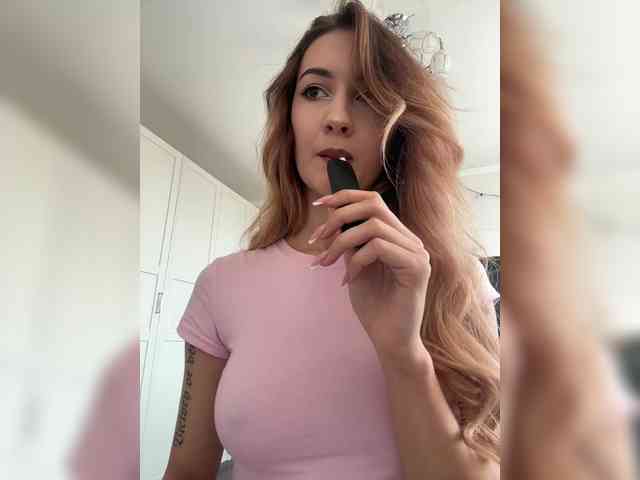-Lana-Chester- webcam