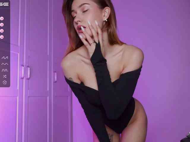 -Lana-Chester- webcam