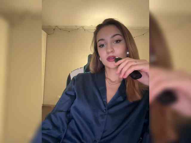-Lana-Chester- webcam